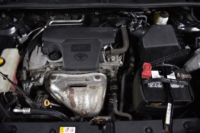 Used 2018 Gray Toyota LE image 15