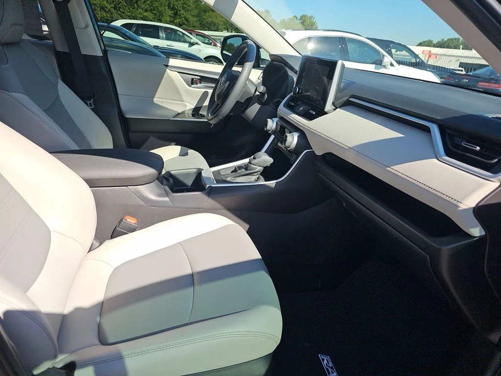 Used 2025 Gray Toyota XLE Premium image 8