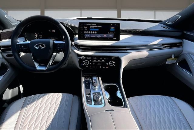 New 2027 2T RAD WHT INFINITI AUTOGRAPH image 16