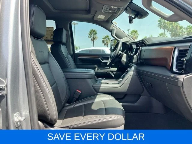 Used 2025 Silver GMC Denali image 22