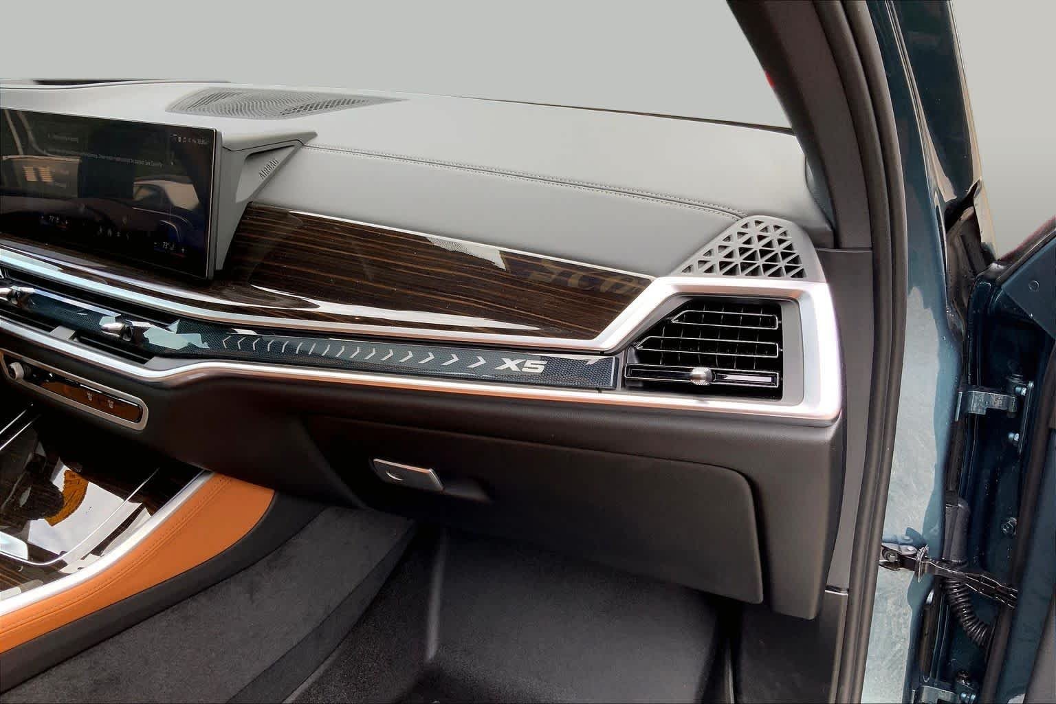 Used 2025 Blue Ridge Mountain Metallic BMW xDrive40i image 19
