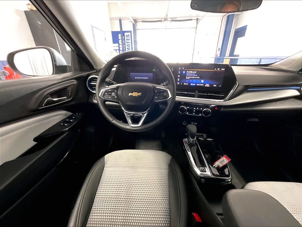 Used 2025 Gray Chevrolet LT image 17