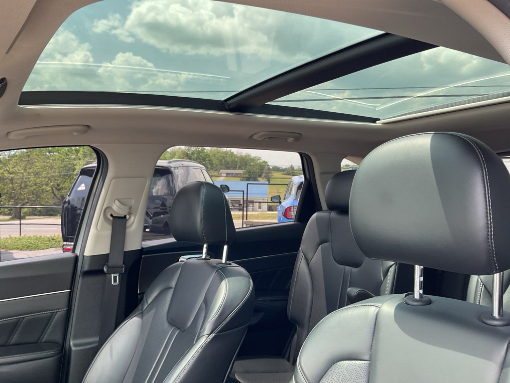 Used 2022 Wolf Gray Kia SX image 24