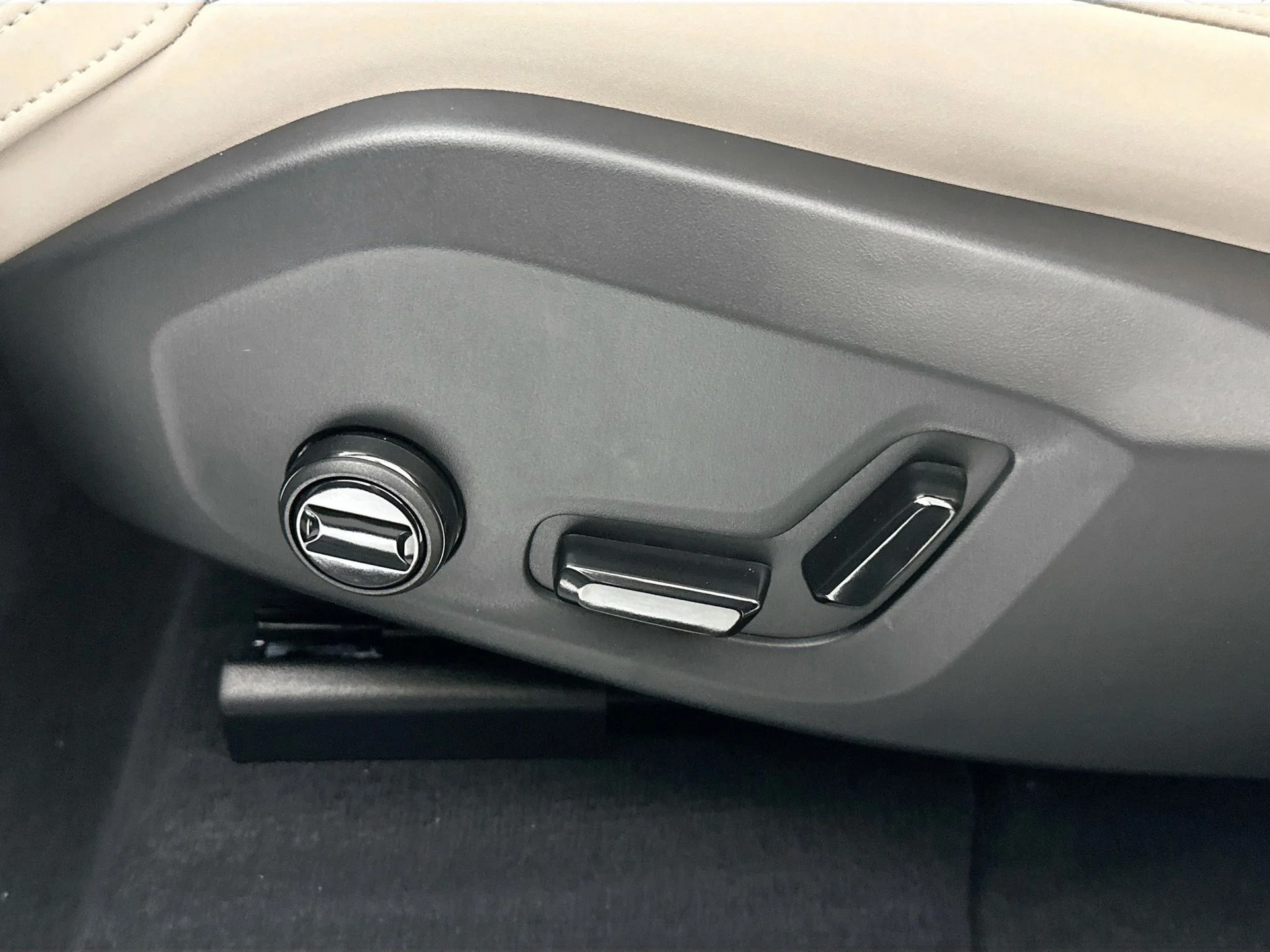 New 2026 Forest Lake Volvo Plus image 19