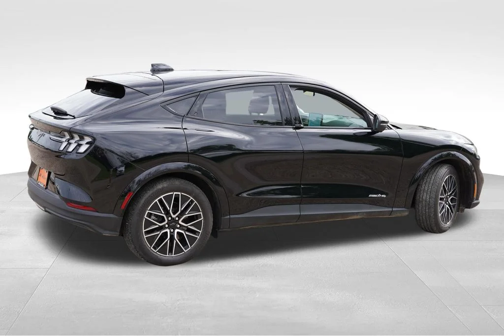 Used 2025 Black Ford Premium image 4