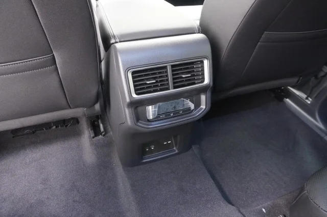 New 2026 Pure Gray Volkswagen 2.0T SE w/Technology image 23