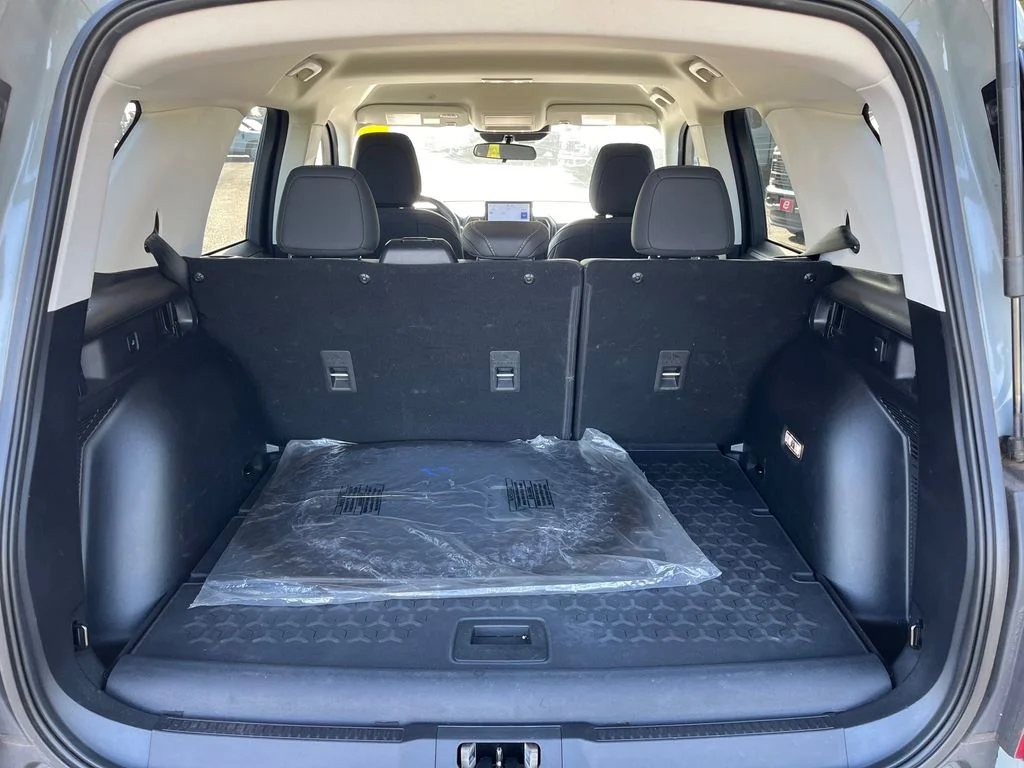 Used 2022 Cactus Green / Gray Ford Big Bend image 13
