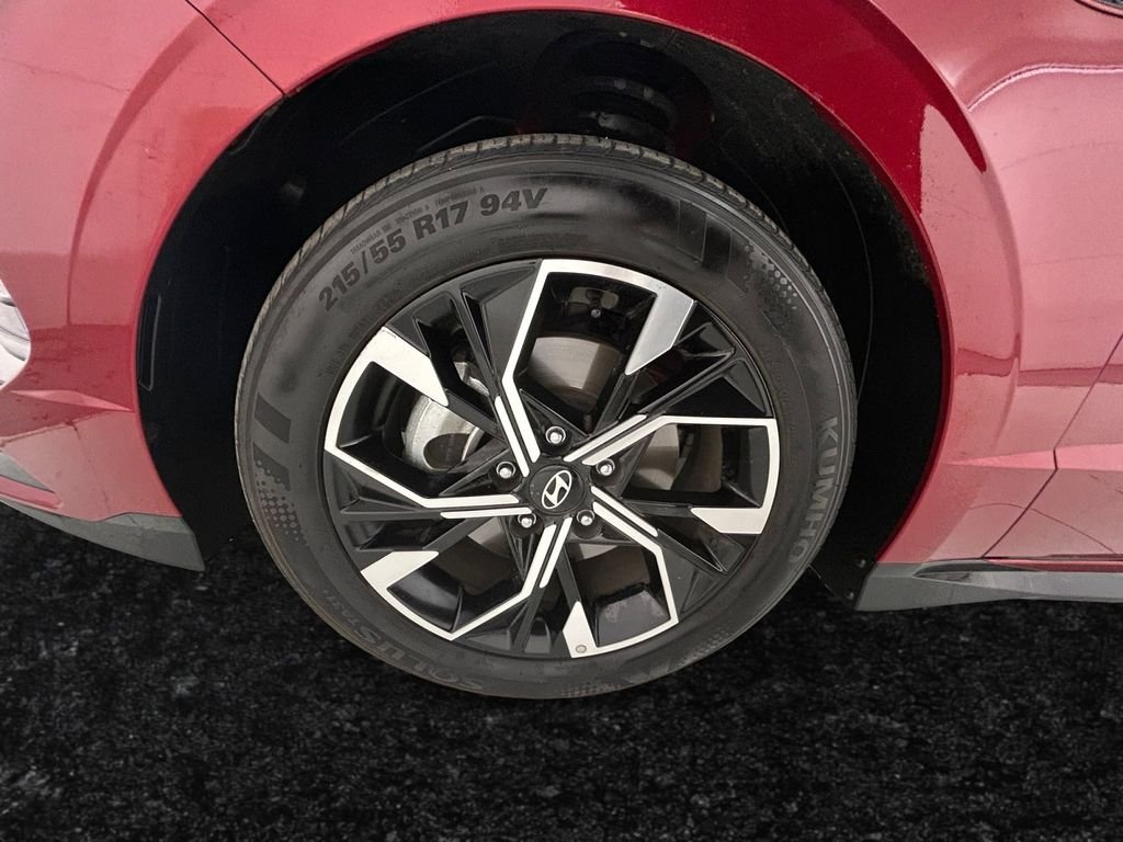 Used 2025 Red Hyundai SEL image 27