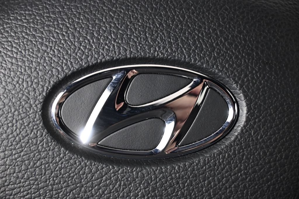 Certified Used 2023 Shimmering Silver Hyundai Calligraphy image 37