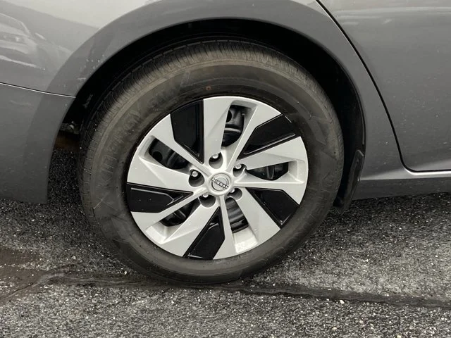 2025 Nissan Altima S - Photo 10