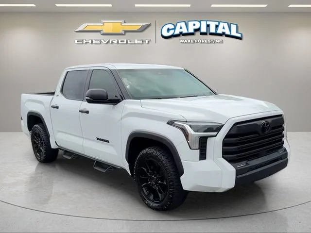 Used 2022 White Toyota SR5 image 7
