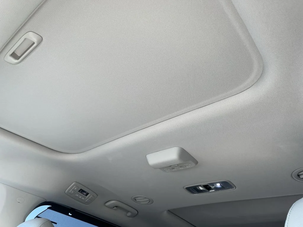 Used 2025 White Kia SX Prestige image 22