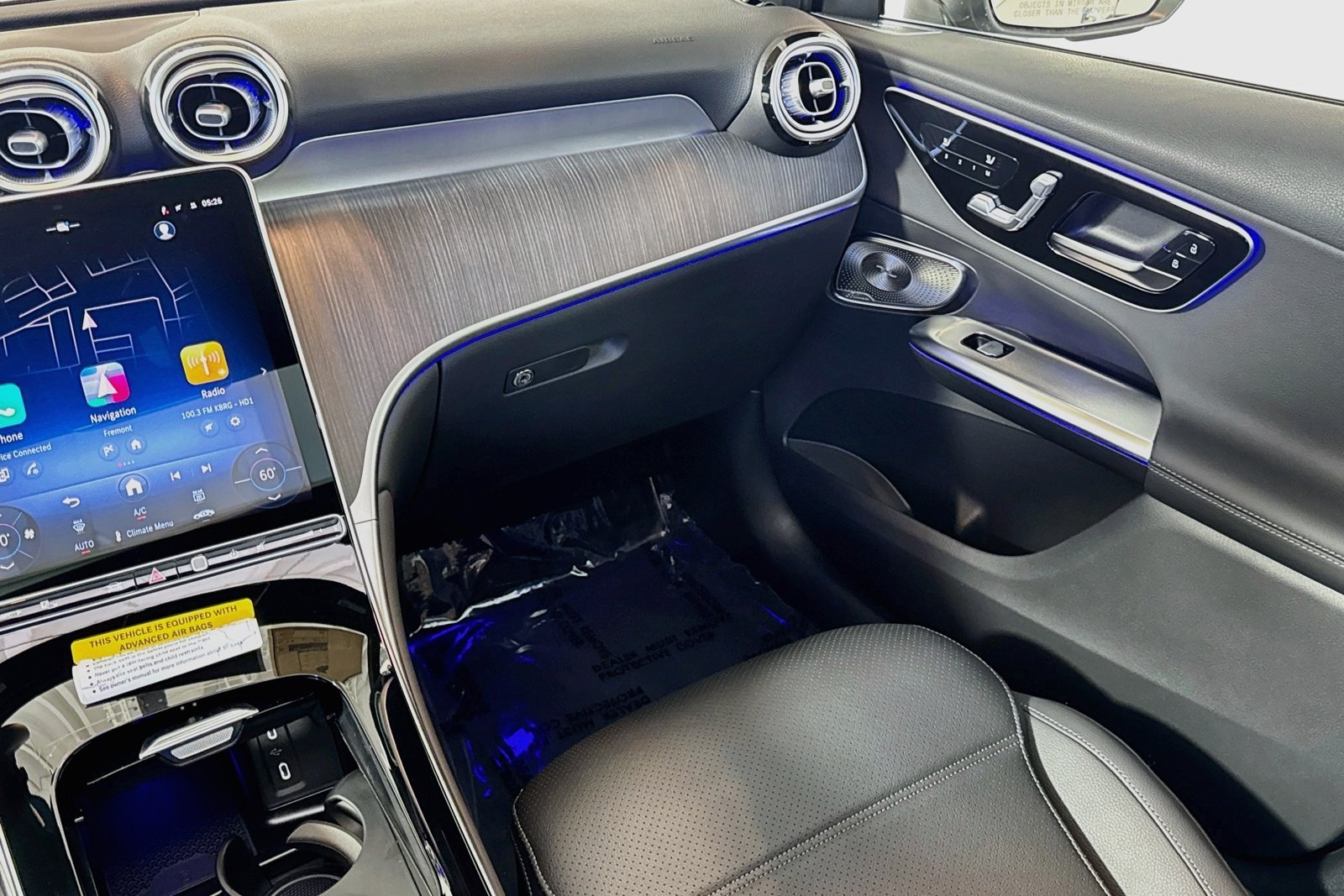 New 2026 Polar White Mercedes-Benz GLC 300 image 21