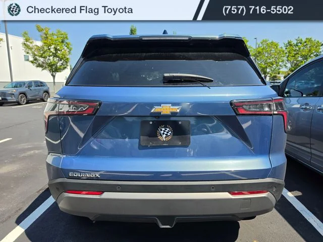 Used 2025 Lakeshore Blue Metallic Chevrolet LT image 5