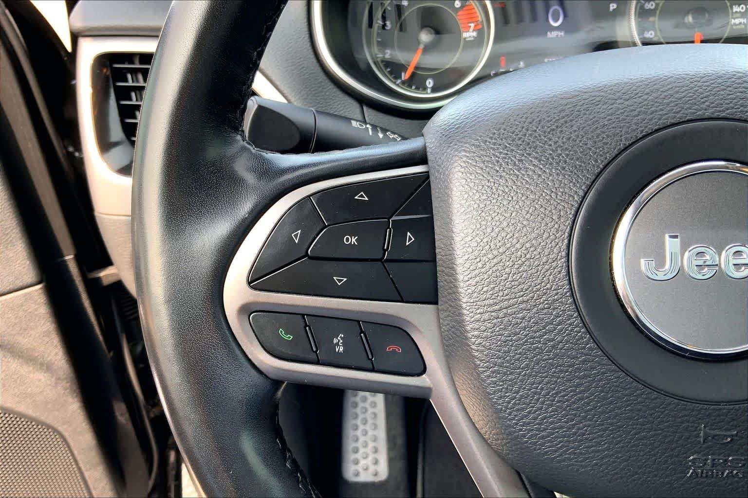 Used 2020 Diamond Black Crystal Pearlcoat Jeep Limited image 20