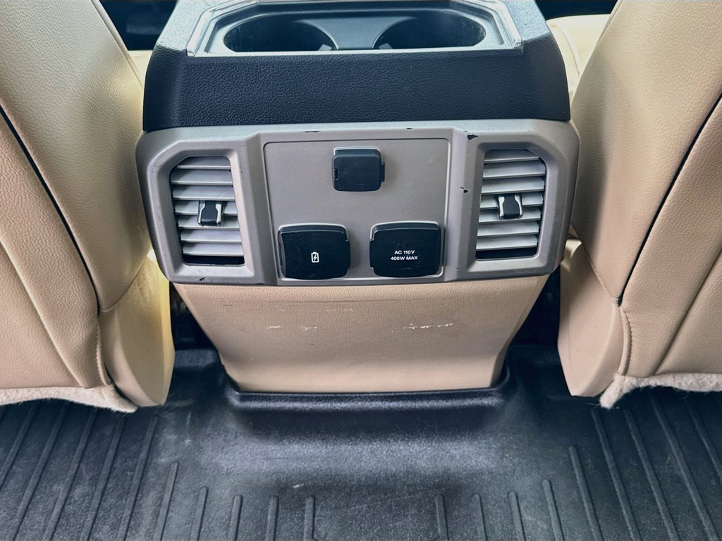 Used 2017  Ford Lariat image 27