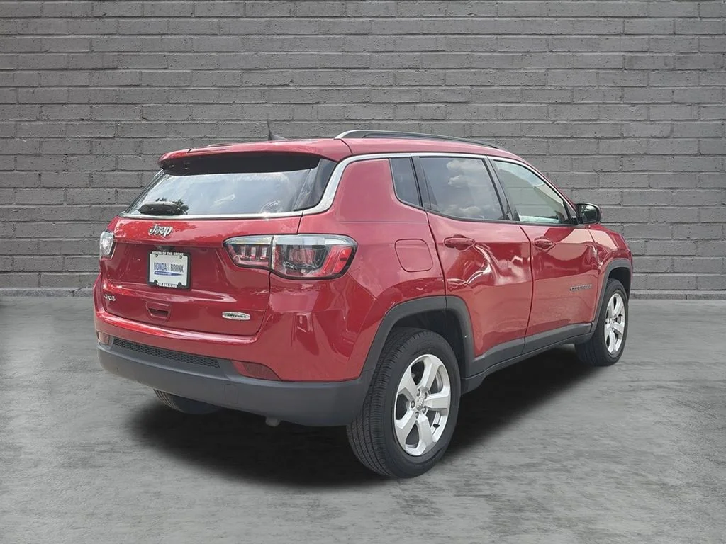 Used 2019 Red Line Jeep Latitude image 4
