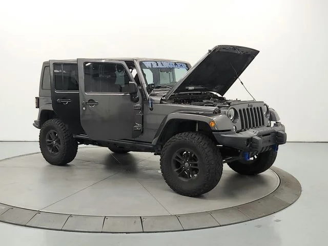 Used 2017 Gray Jeep Unlimited Sahara image 10