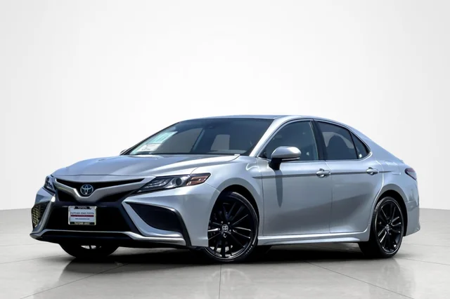 2022 Toyota Camry Hybrid XSE