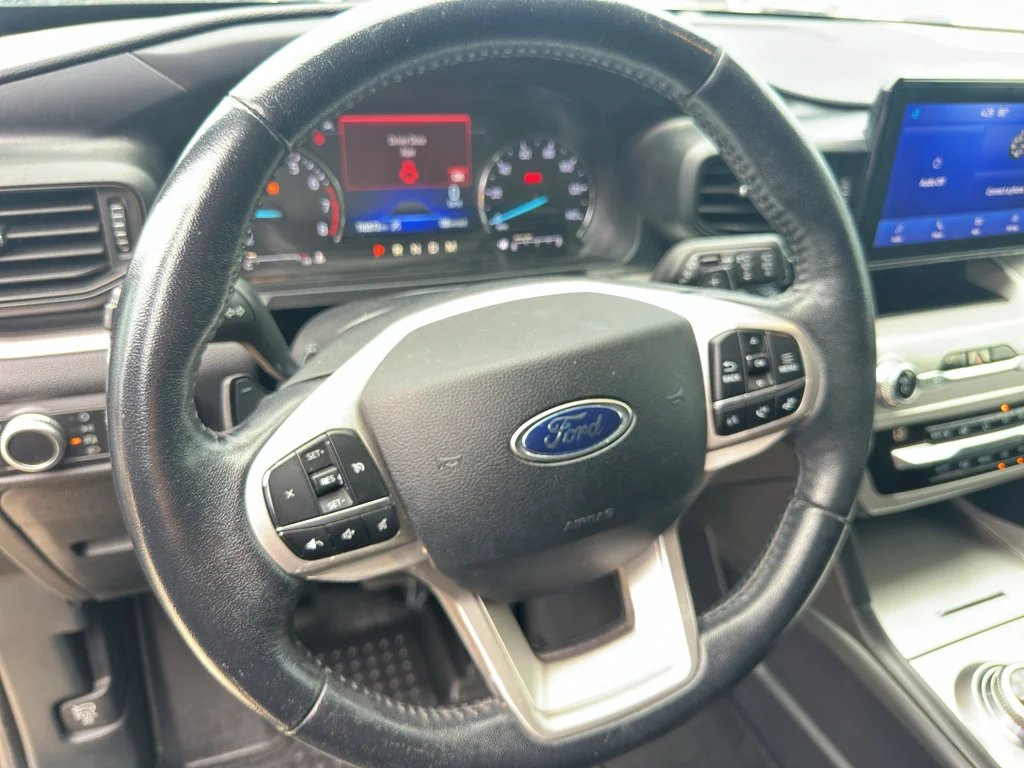 Used 2020 Agate Black Metallic Ford XLT image 12