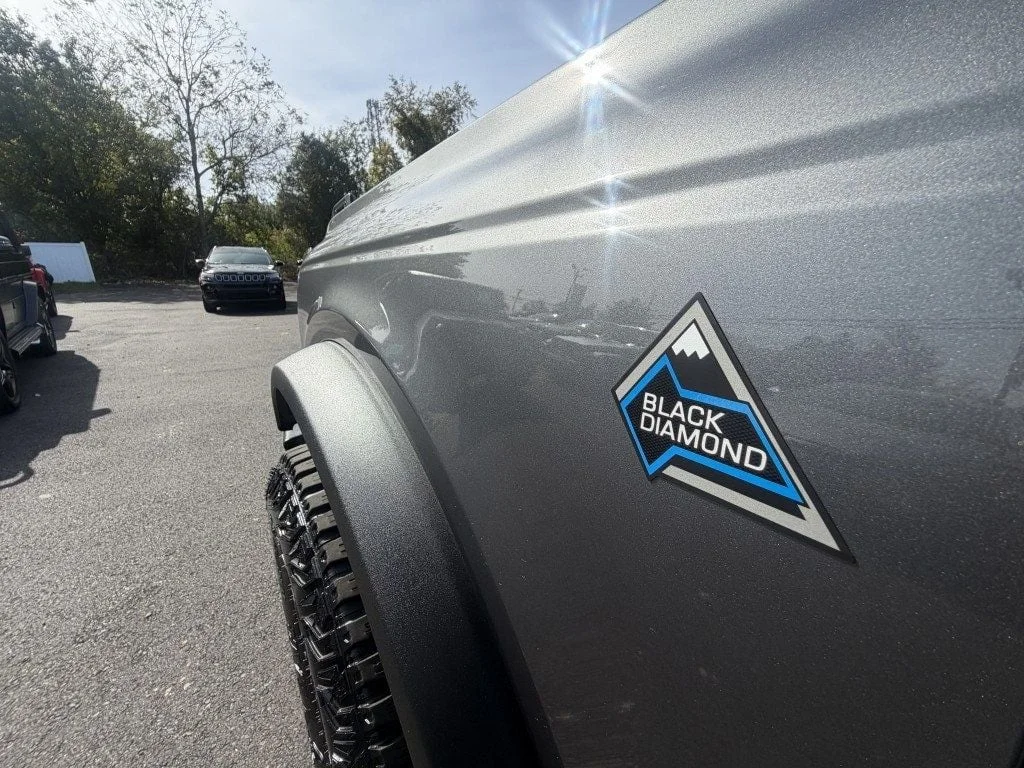 Used 2022 Carbonized Gray Metallic Ford  image 10