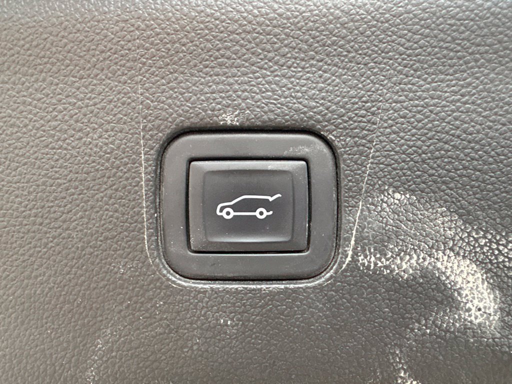 Used 2023 Gray Metallic Buick Essence image 45