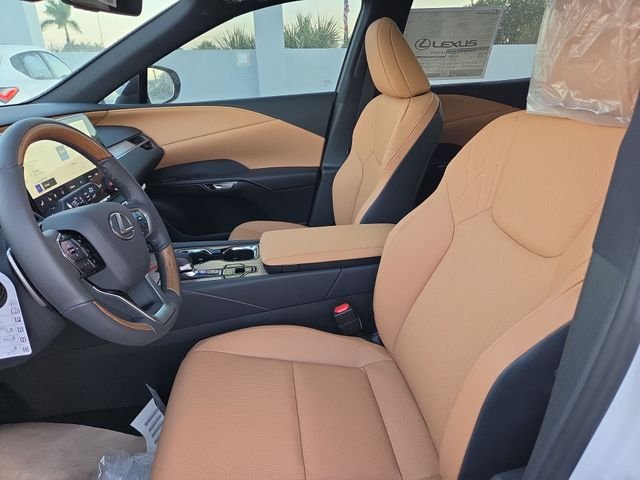New 2026 Eminent White Pearl Lexus PREMIUM image 11