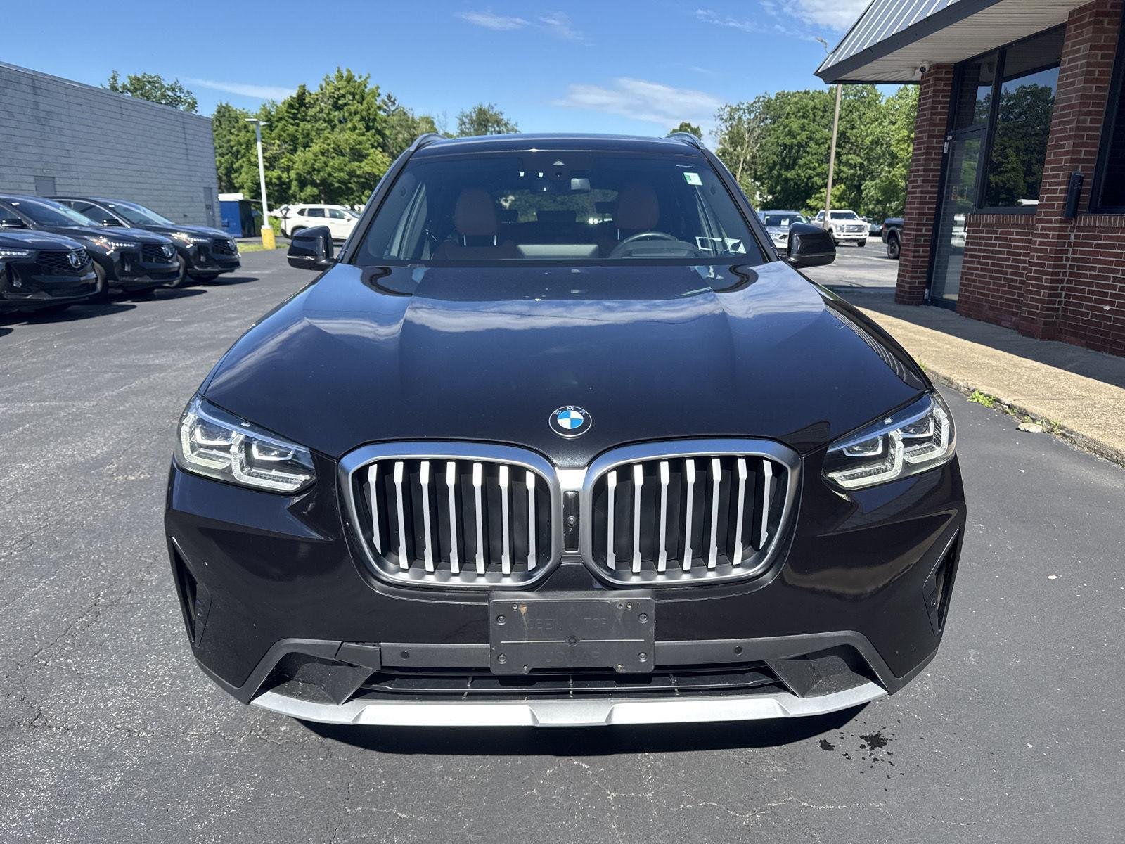 Used 2024 Black Sapphire Metallic BMW xDrive30i image 2