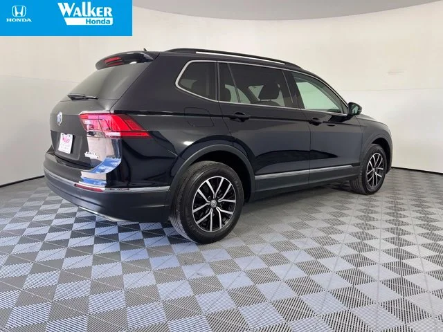 Used 2021 Deep Black Volkswagen 2.0T SE image 8