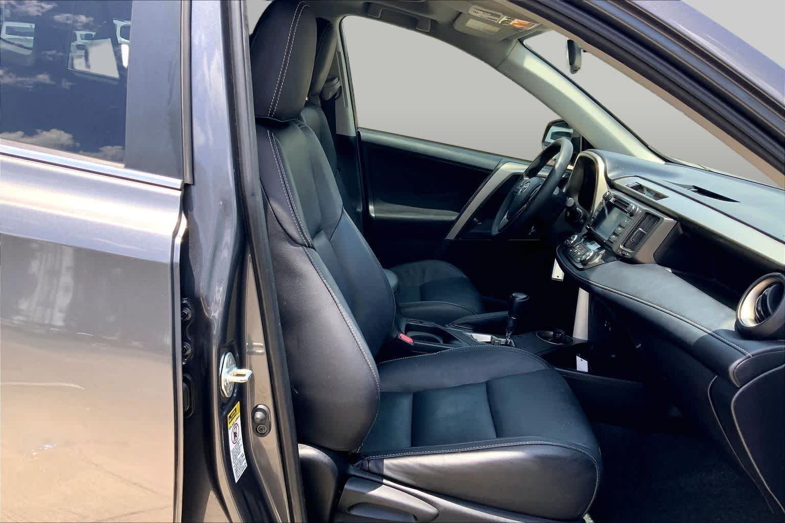 Used 2013 Magnetic Gray Metallic Toyota XLE image 8