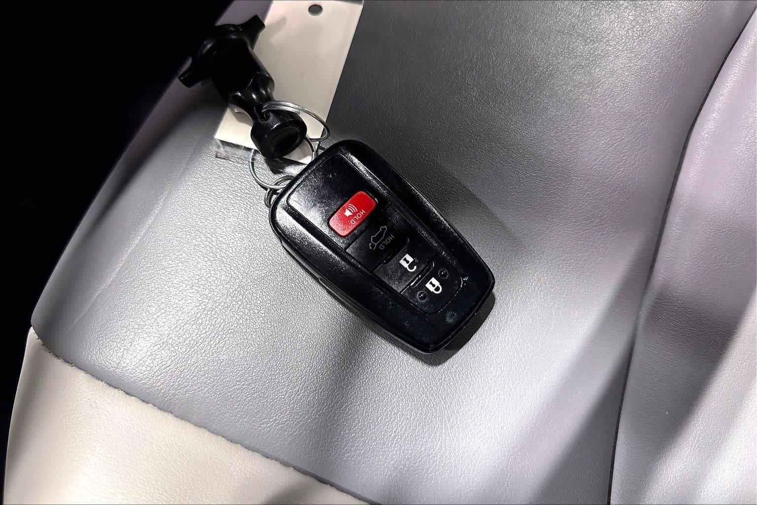 Used 2023 Silver Sky Metallic Toyota XLE Premium image 15