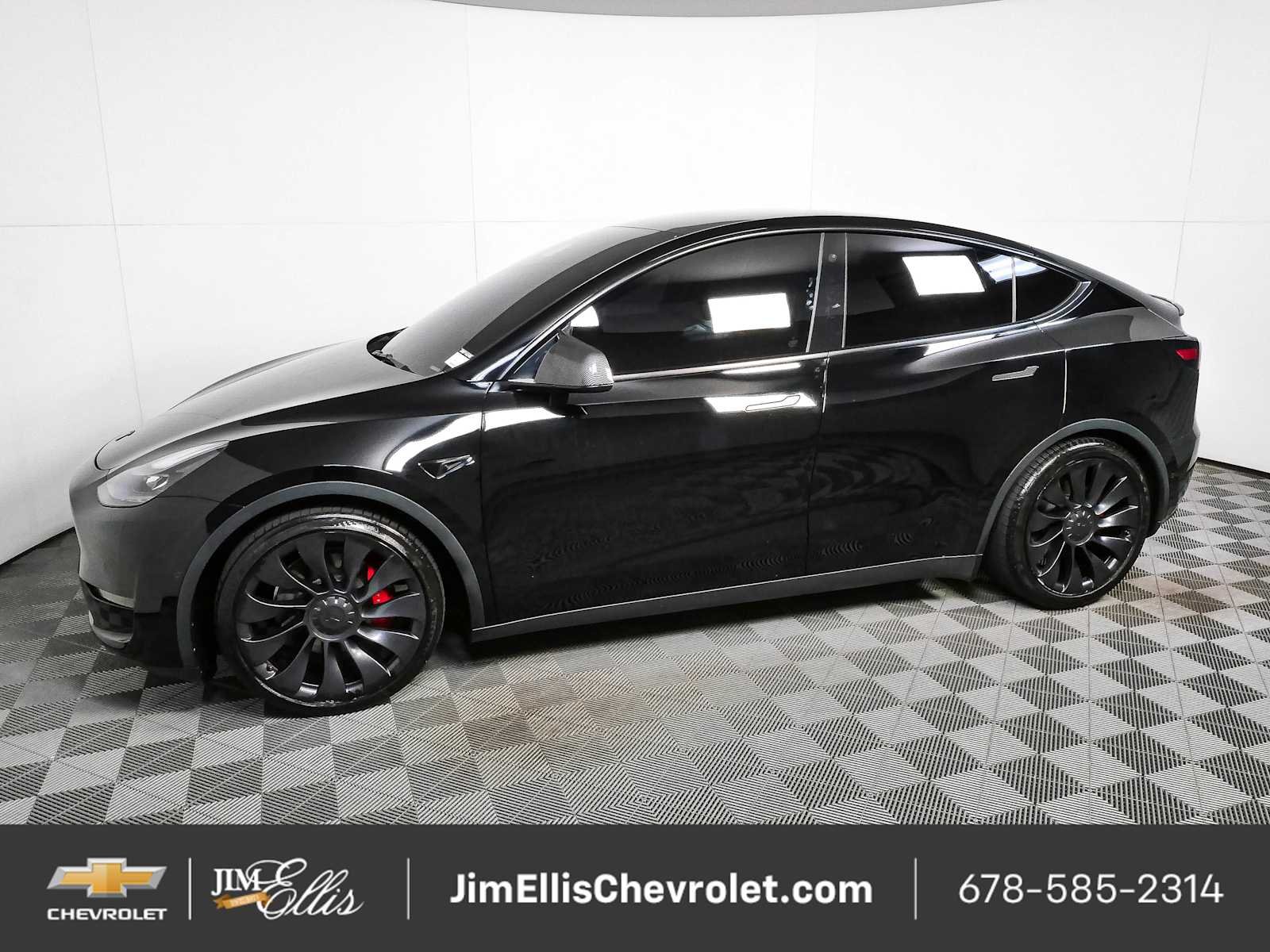 Used 2022 Black Tesla Performance Dual Motor All-Wheel Drive image 29
