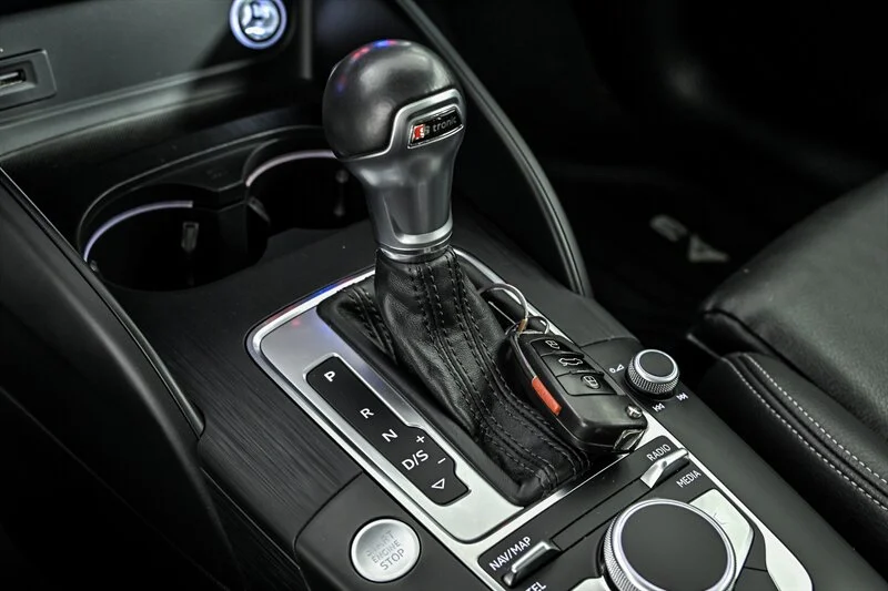 Used 2020 Brilliant Black Audi quattro S line Premium 45 image 26