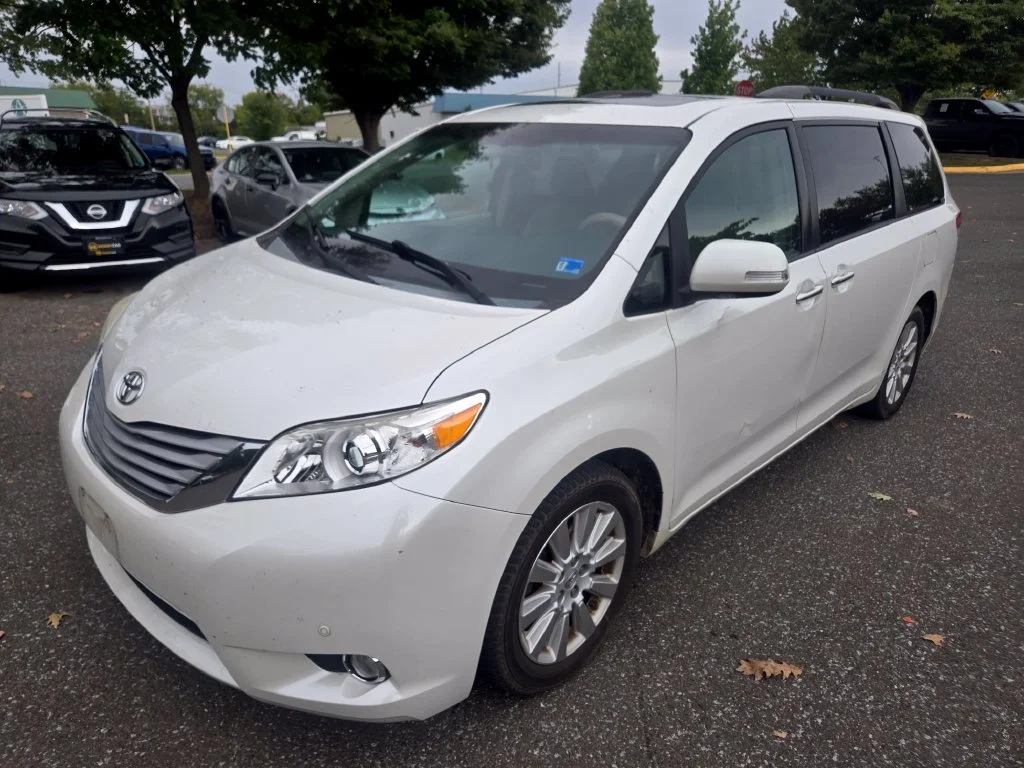 Used 2013 White Toyota Limited image 3