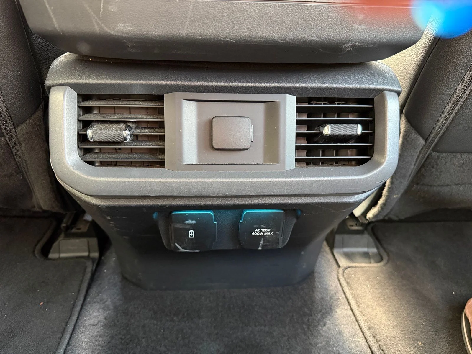 Used 2025 White Ford Lariat image 13