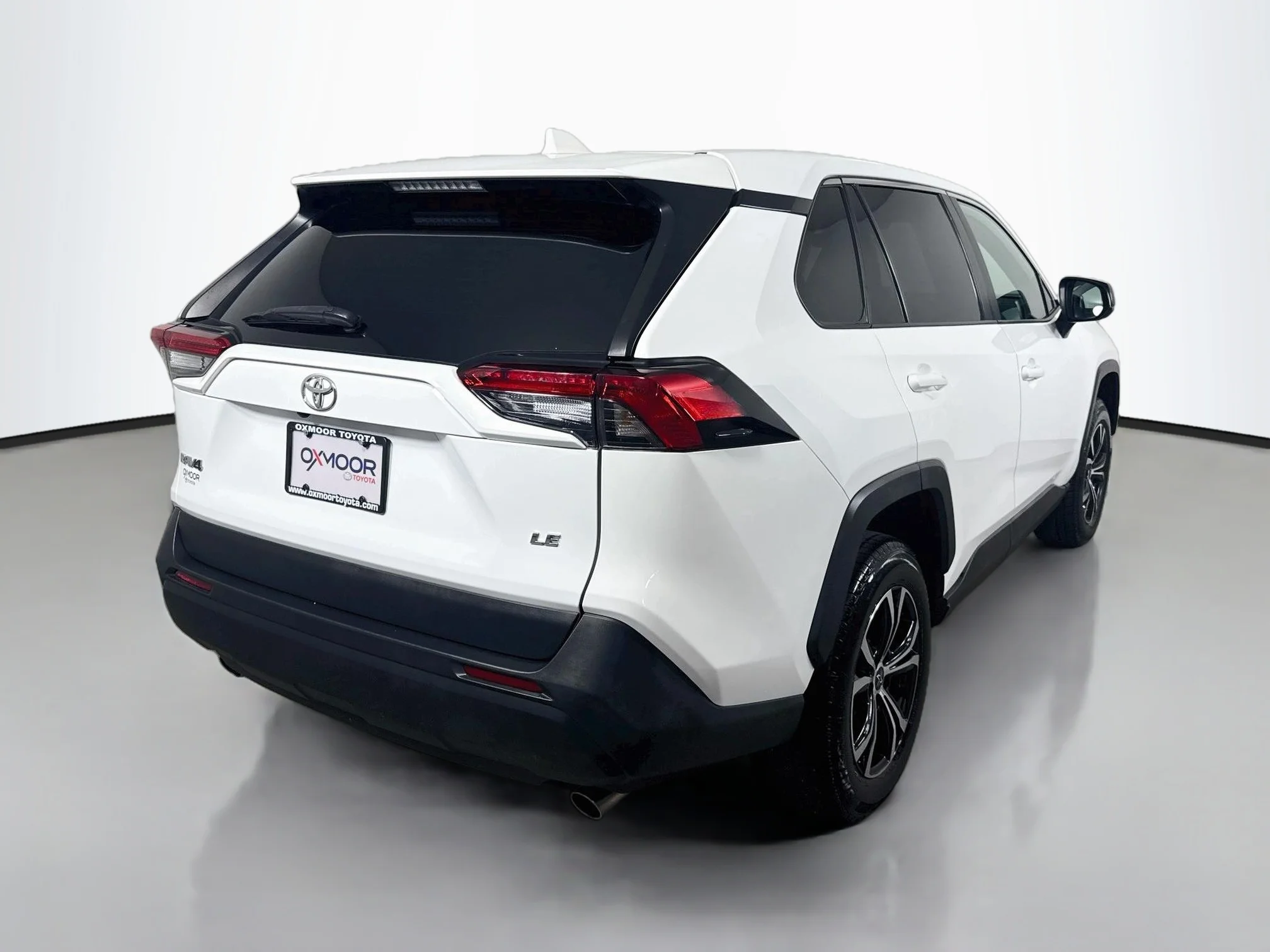 Certified Used 2022 White Toyota LE image 7