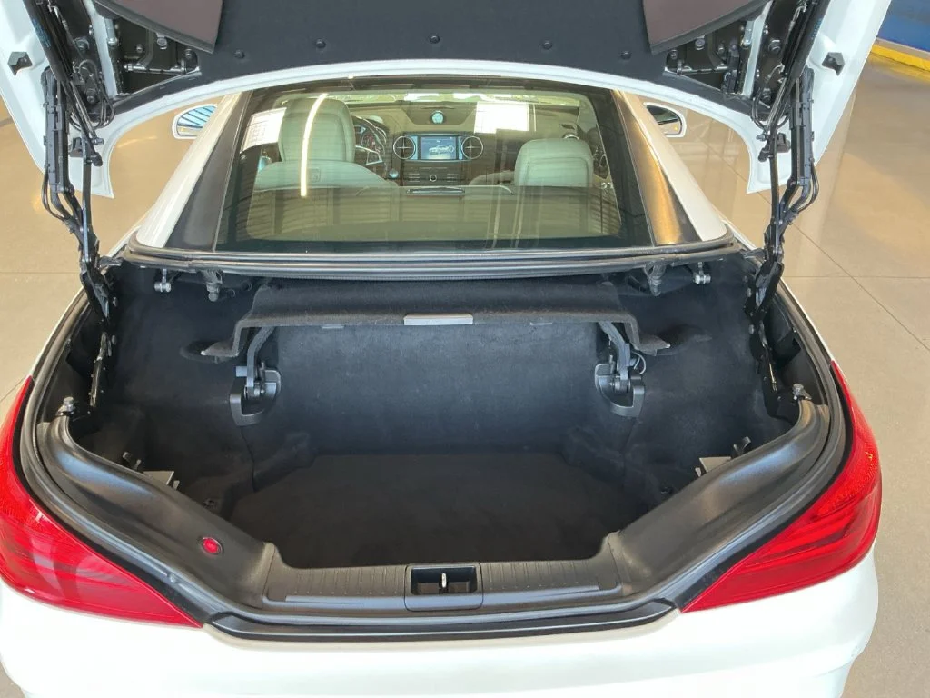 Used 2019 White Mercedes-Benz SL 550 image 28
