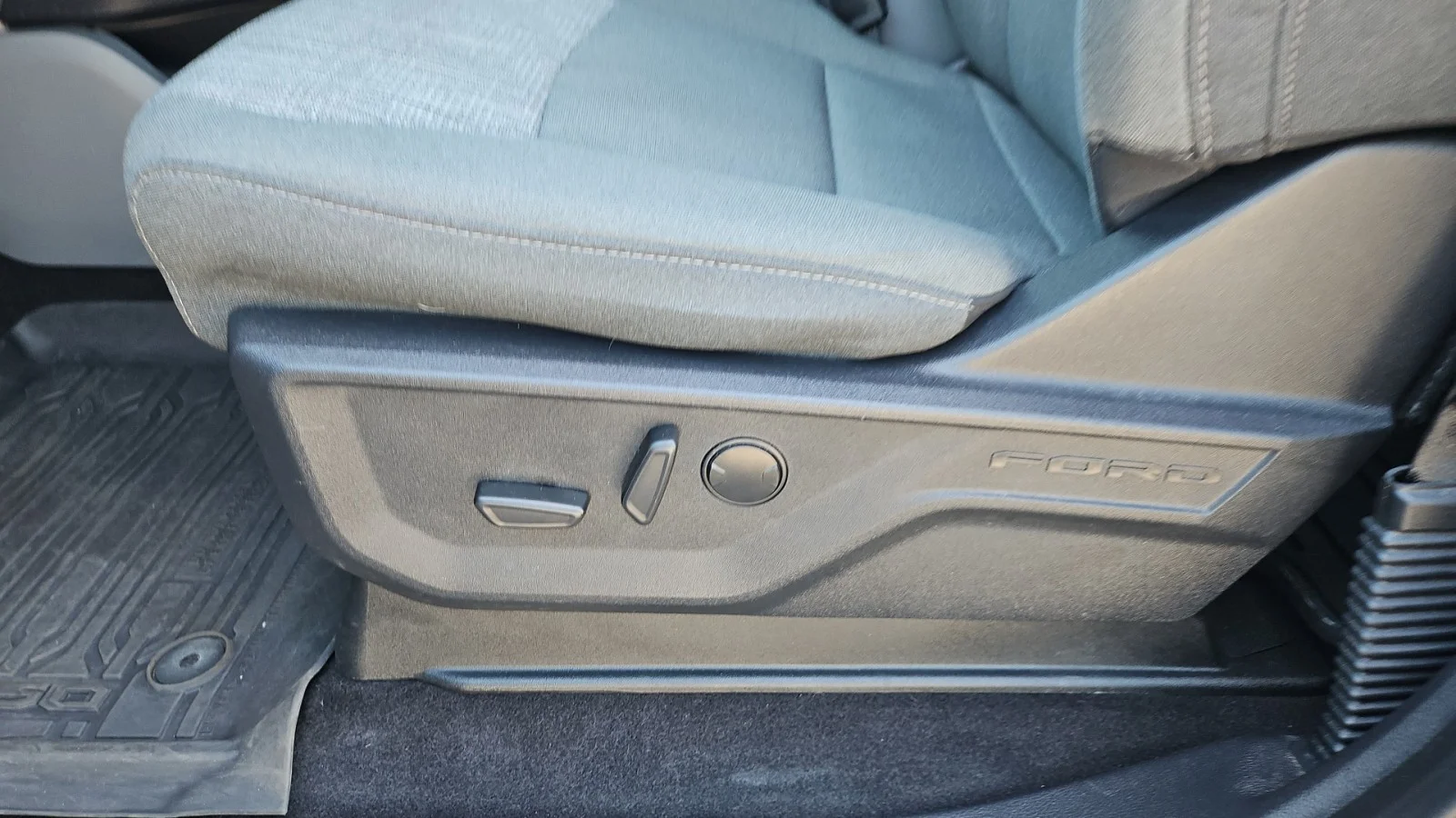 Used 2023 Gray Ford XLT image 13