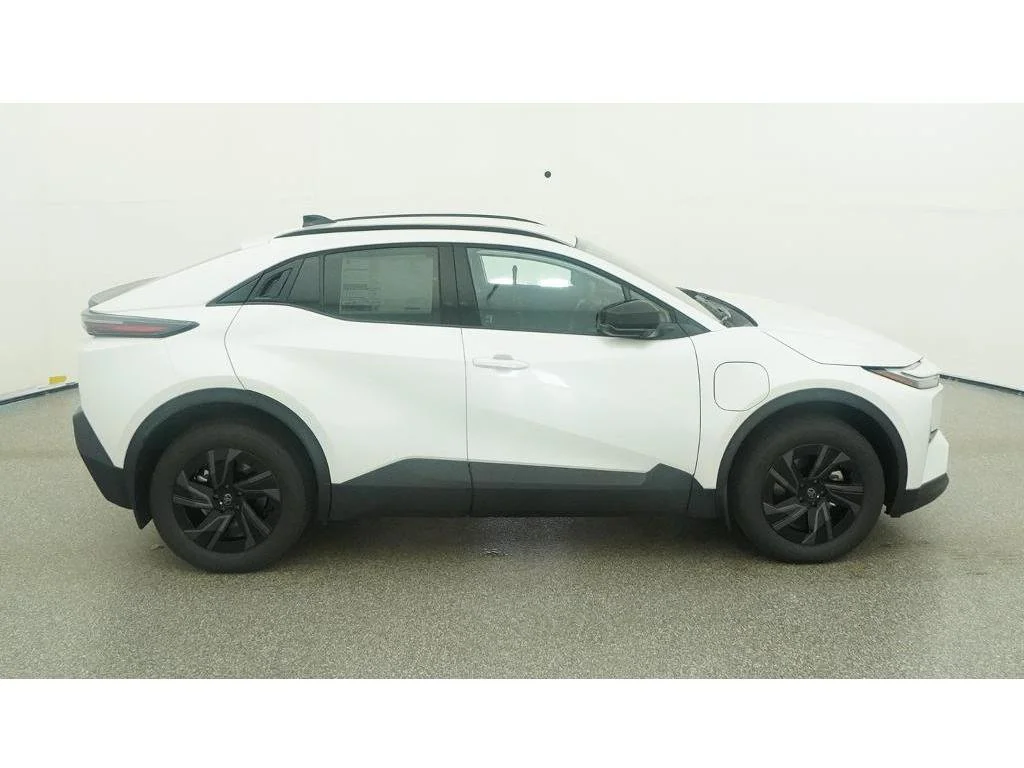 New 2026 Wind Chill Pearl Toyota SE image 11