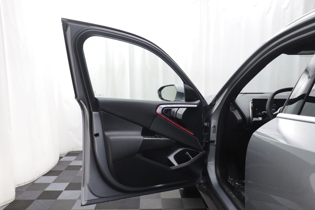 Certified Used 2025 Skyscraper Grey Metallic BMW 30 xDrive image 4