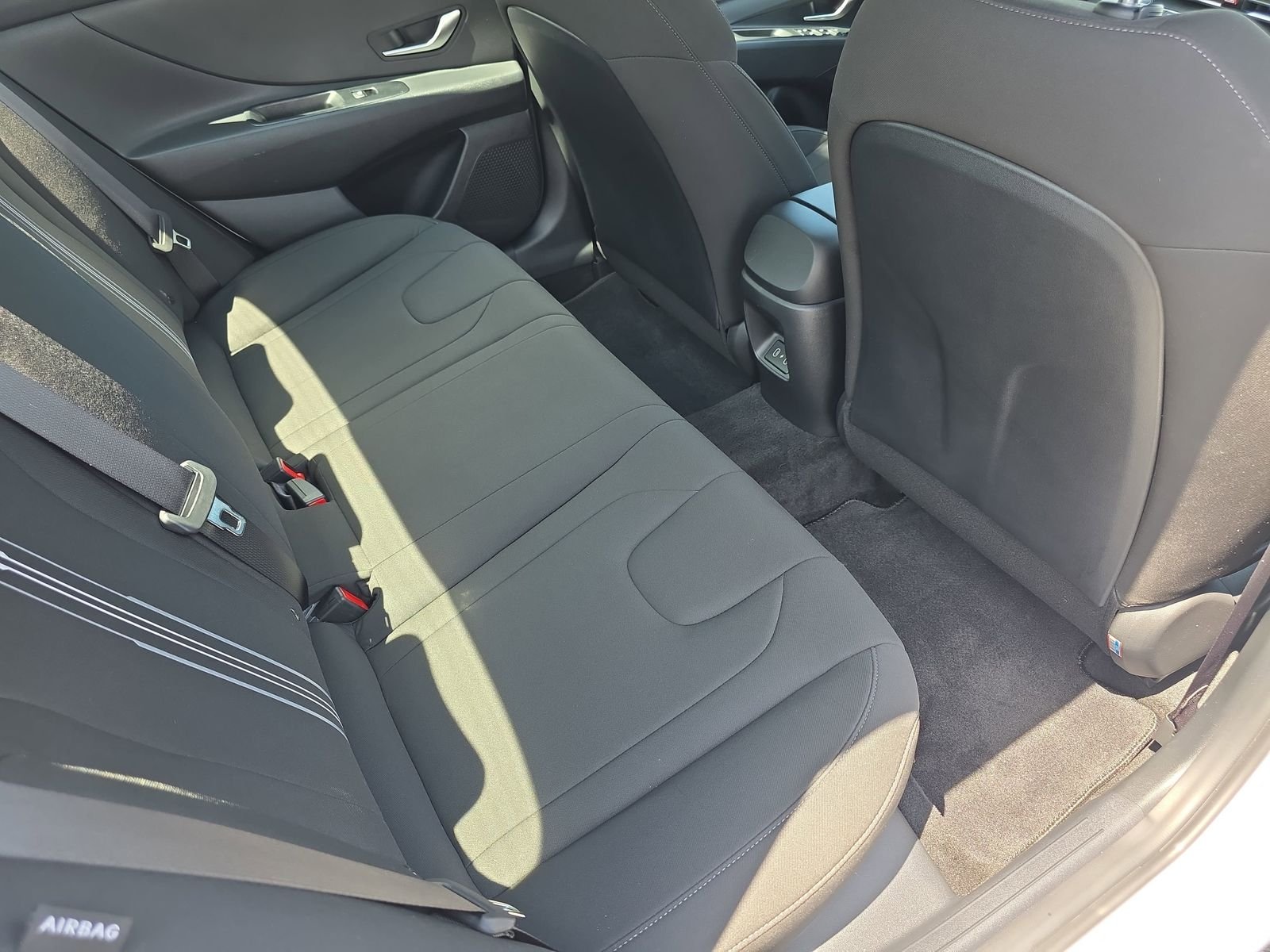 Used 2024 White Hyundai SEL image 11