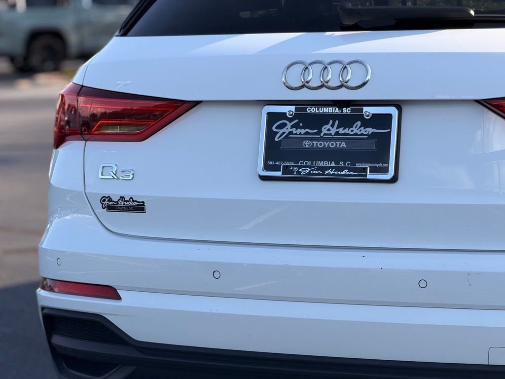 Used 2025  Audi Premium image 14