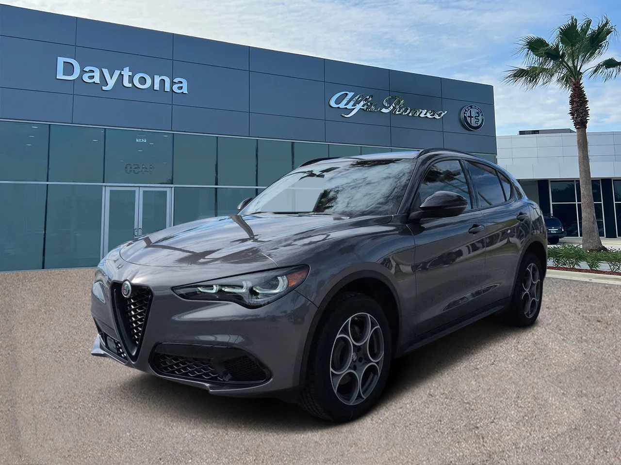 New 2026 Vesuvio Gray Metallic Exterior Paint Alfa Romeo  image 7