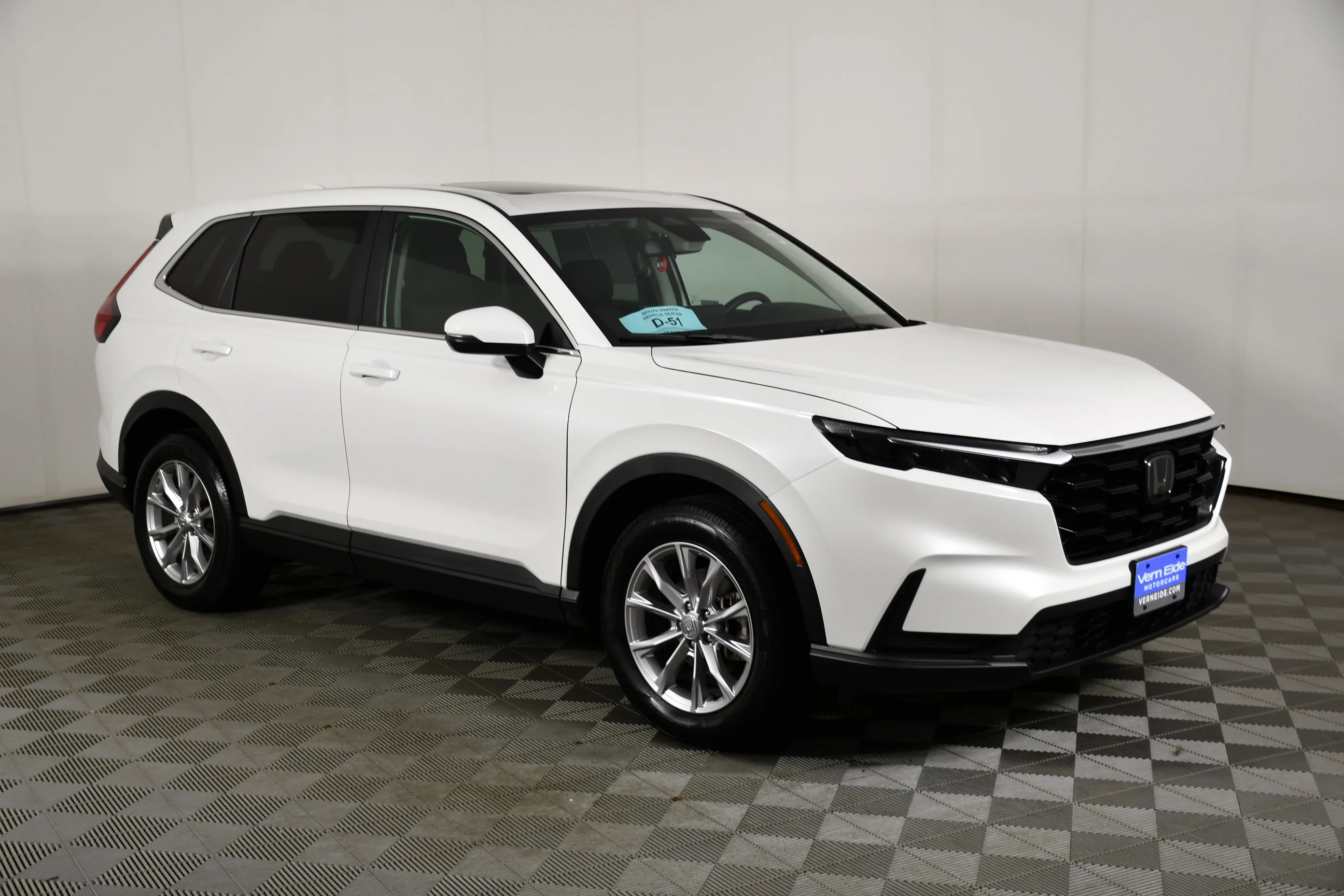 Certified Used 2024 Platinum White Pearl Honda EX image 4
