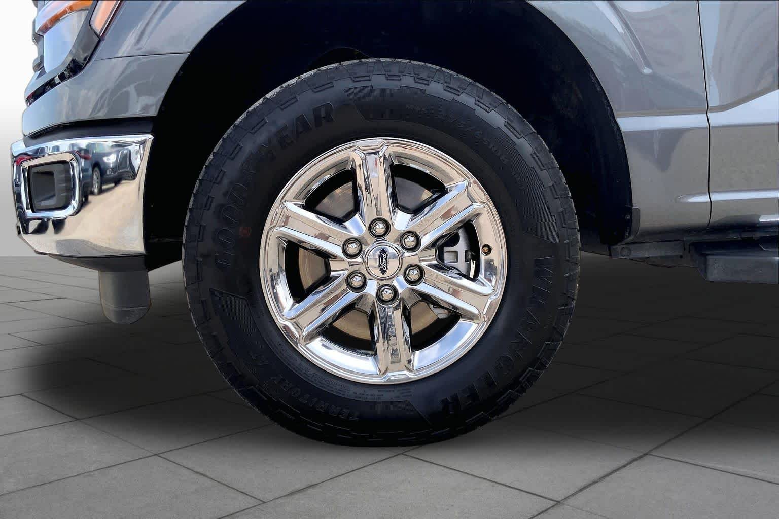 Used 2025 Carbonized Gray Metallic Ford XLT image 11