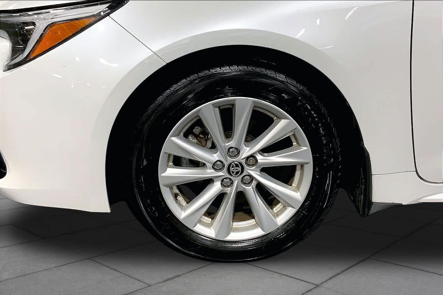 Used 2024 Wind Chill Pearl Toyota SE image 11