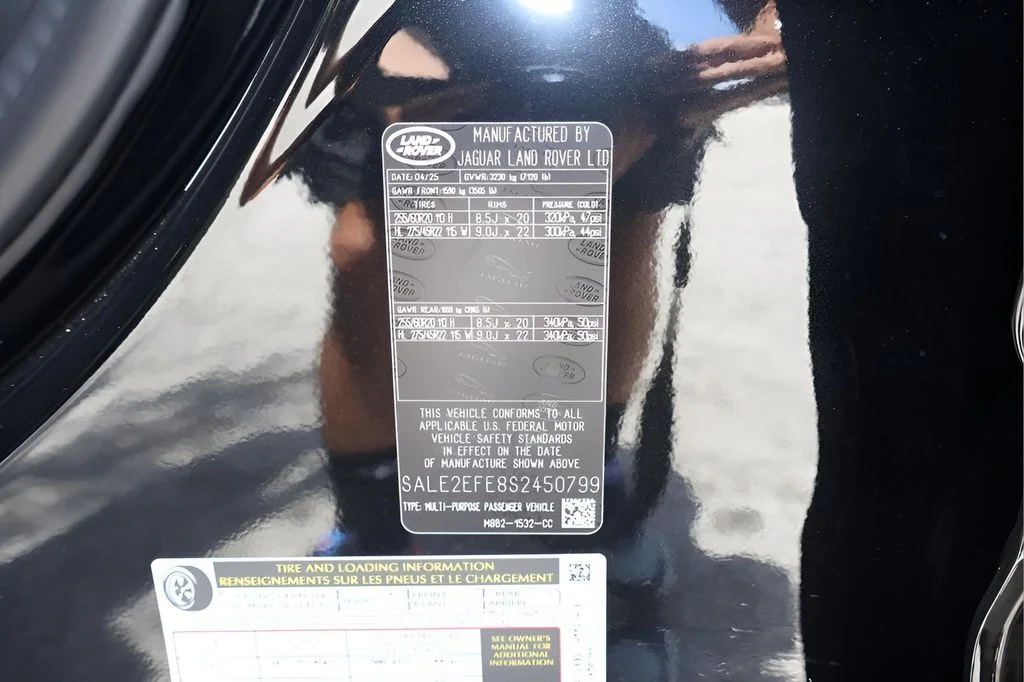Certified Used 2025 Black Land Rover X-Dynamic SE image 28