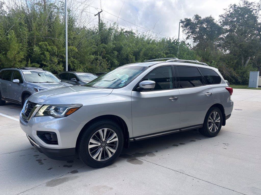 Used 2017 Nissan Pathfinder SL with VIN 5N1DR2MN0HC629580 for sale in Covington, LA
