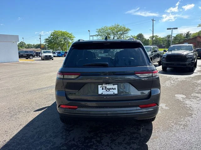 New 2026 Baltic Gray Metallic Clear-Coat Exterior Paint Jeep Limited Reserve image 30