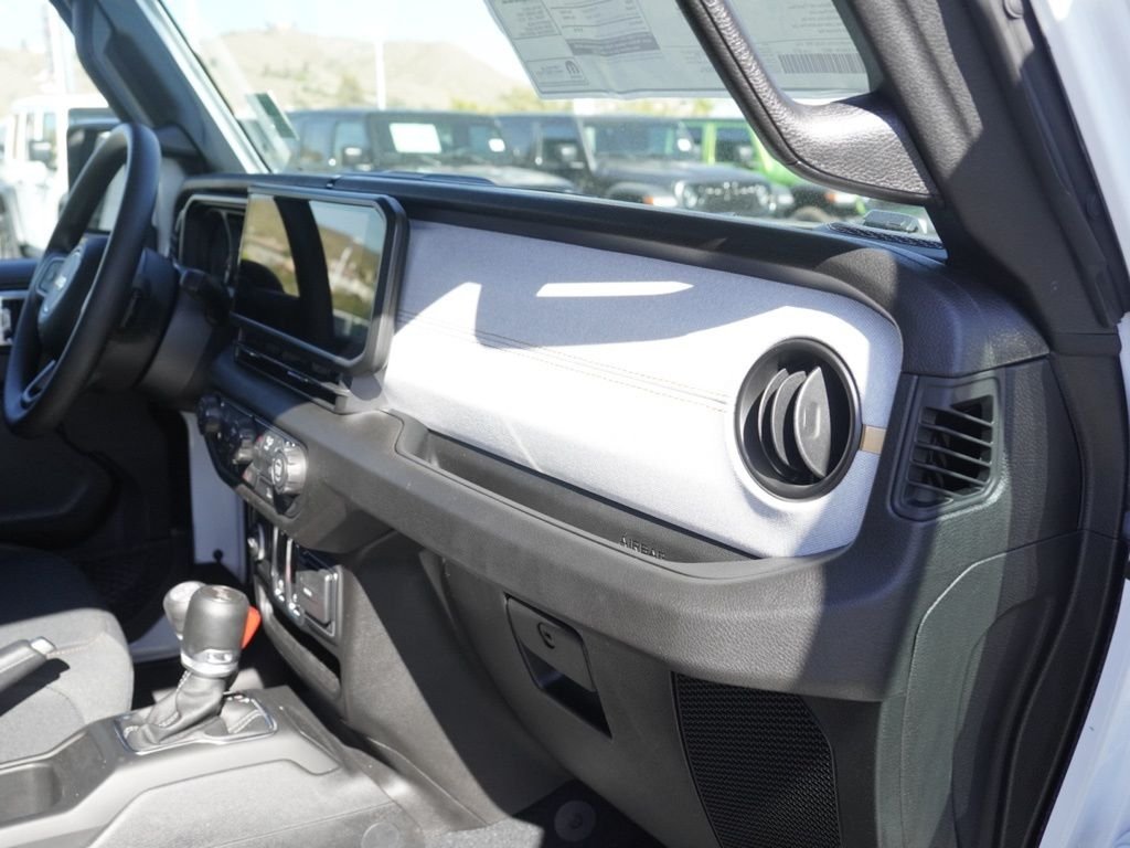 New 2026 Bright White Clear-Coat Exterior Paint Jeep Sport image 21